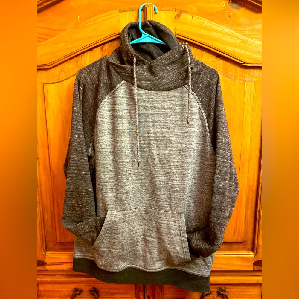 Ocean Current Sweater Size Medium - image 1